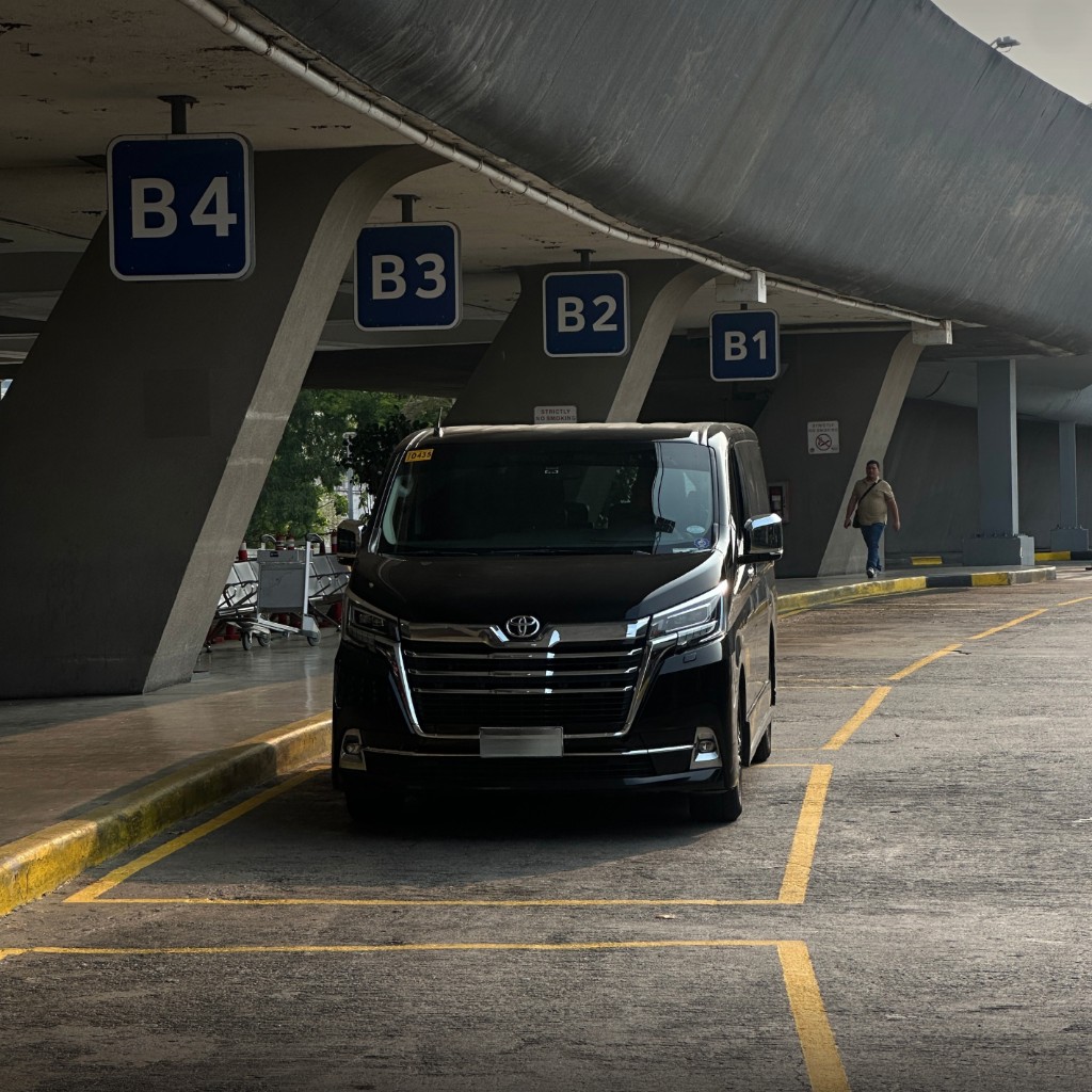 Toyota Super Grandia Elite Airport Pickup